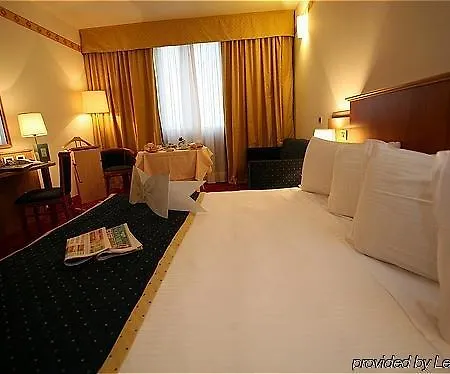Palace Rome Fiano Hotel